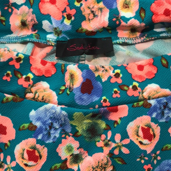 Seduction Floral Skater Skirt: small to medium - Picture 2 of 3